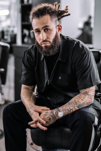 BSJ01-BLK-The-Barber-Jacket-Black-LIFESTYLE-3.jpg